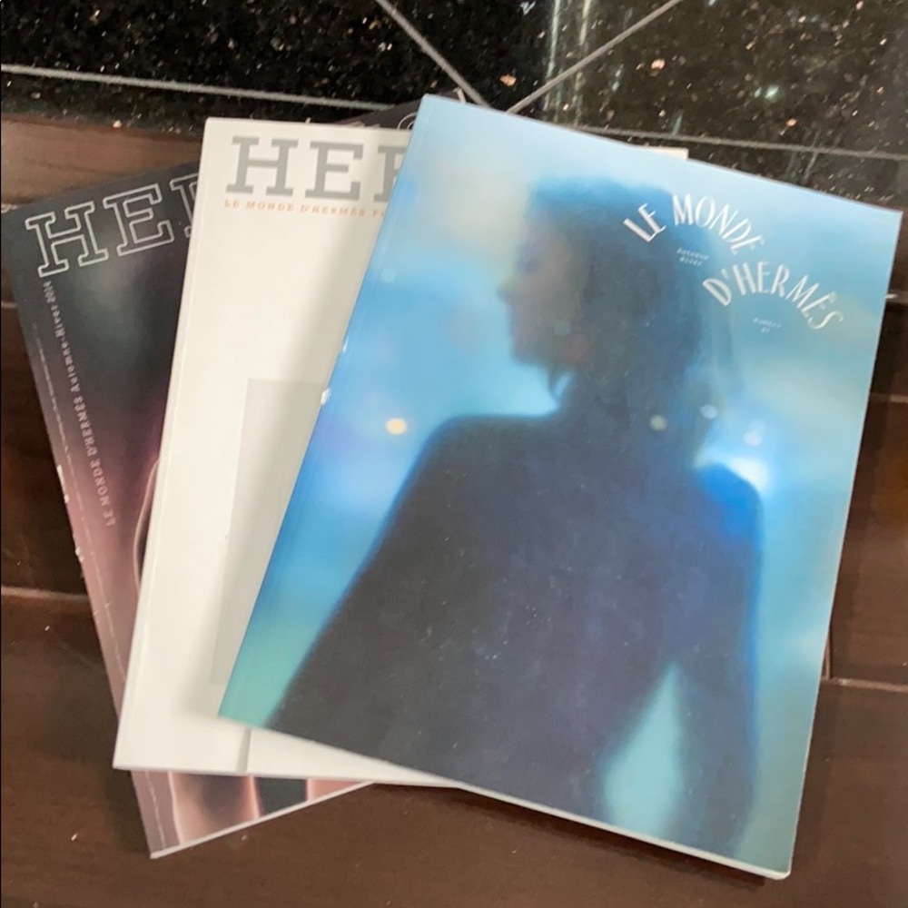 Hermès Special Book Catalogue Logo Display
